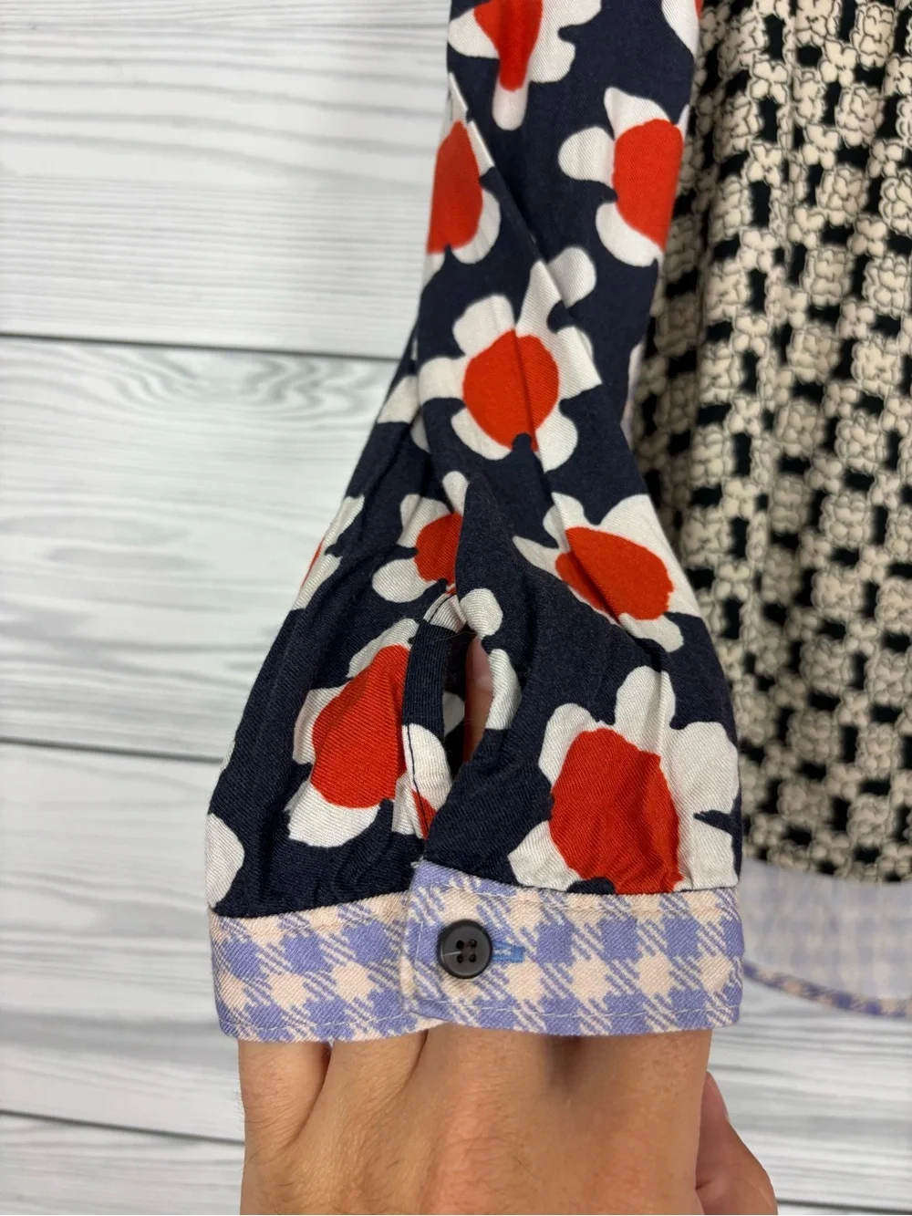 Maeve By Anthropologie fern contrast button down shirt size medium mixed media - Picture 4 of 11